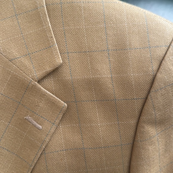 Men’s, size 40, pure silk, three button, sport coat, very professional - Picture 2 of 7